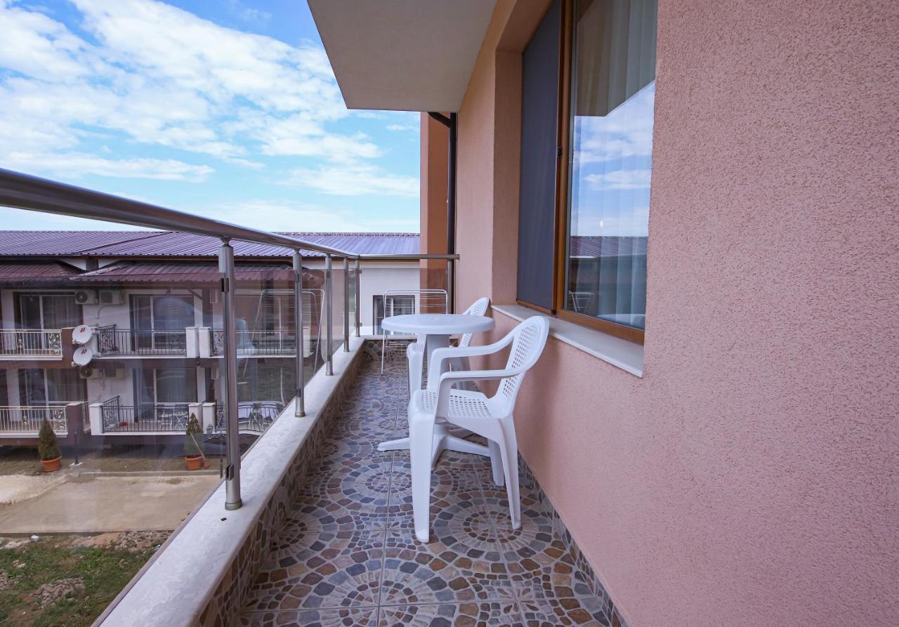 אובזור Guesthouse Phoenix מראה חיצוני תמונה