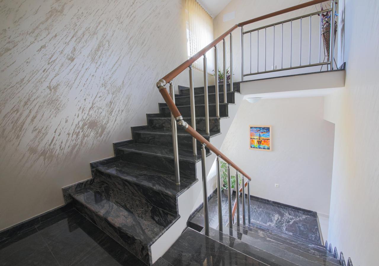 אובזור Guesthouse Phoenix מראה חיצוני תמונה